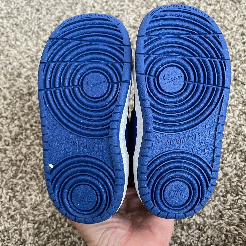 Size 7 / Toddler Boy Nike Sneakers - Picture 7 of 9